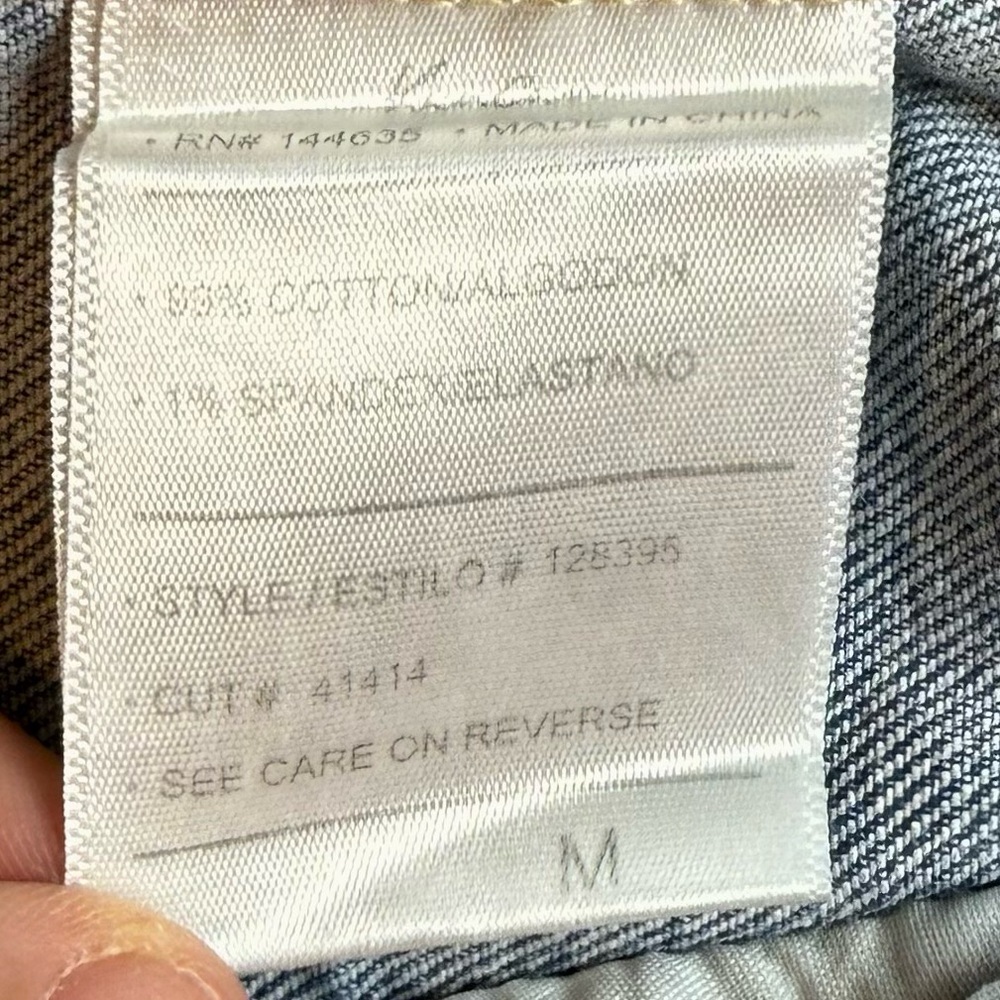 KanCan Women's Frayed Hem Cropped Jean Jacket Size Medium - Picture 7 of 7